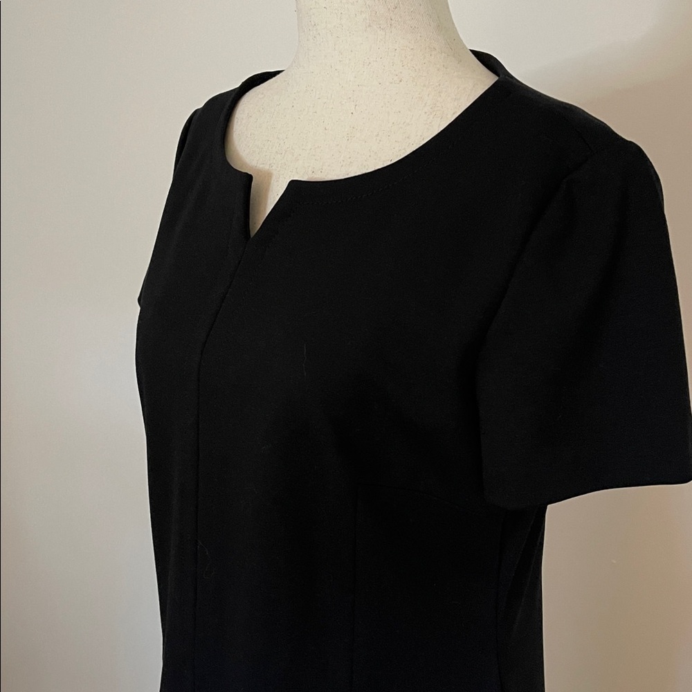 Tahari by Arthur S. Levine Black Sheath Dress | Size 6 | Classic Career EUC - Picture 2 of 6